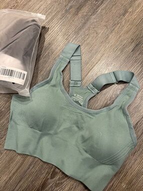3 sports bras sage green, black, grey. Seamless Sports Bra .  New, not worn